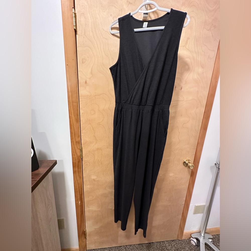 Old Navy Active Jumpsuit in Black Size Medium